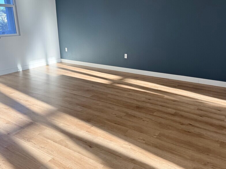 Building Photo - 30722 Sugarmill Ln