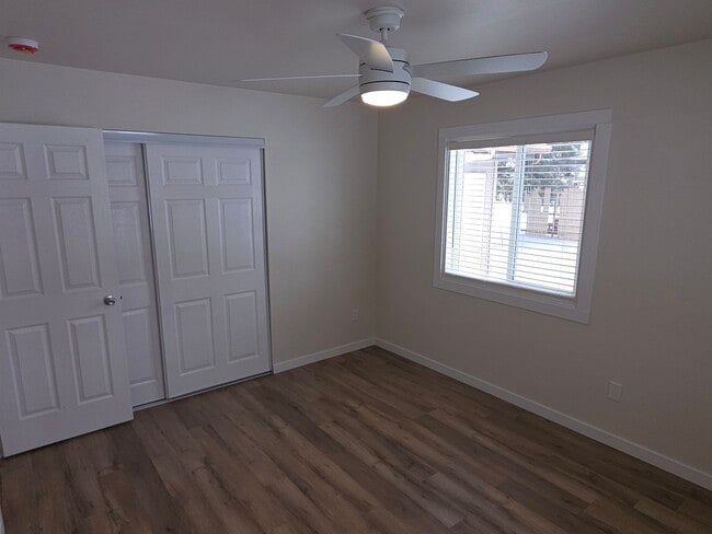 Building Photo - Updated 2 bedroom Hartford ranch