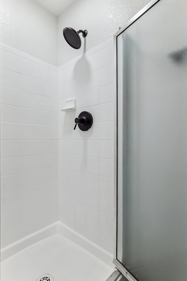 Building Photo - 6610 N 93rd Ave