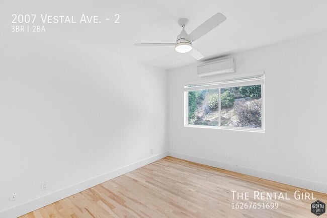 Building Photo - Gorgeous 3 Bed/2 Bath in Echo Park! | Secl...