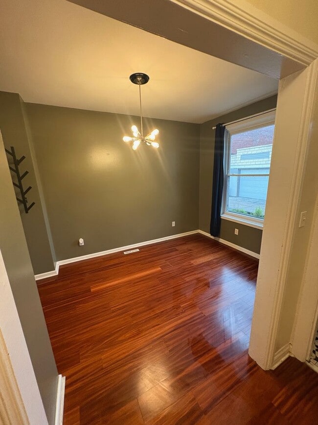 Building Photo - Beautiful 3 Bedroom on Susquehanna