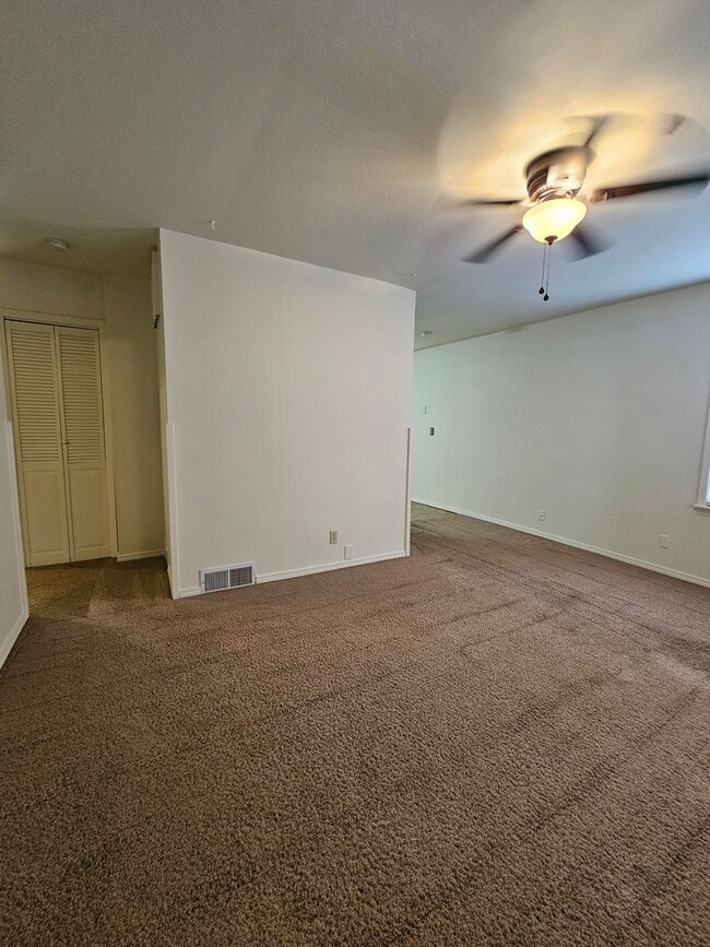 Building Photo - 2 BED | 1 BATH | ROBBINSDALE | SINGLE-LEVE...