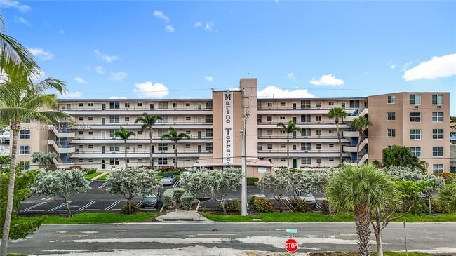 Building Photo - 401 N Riverside Dr