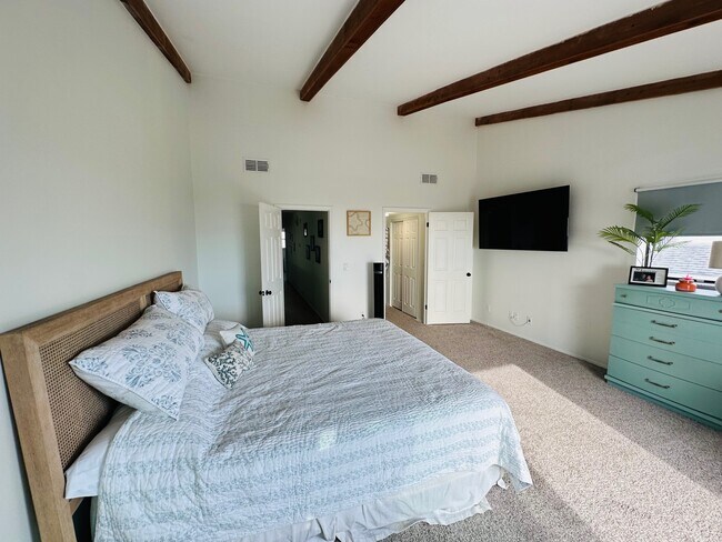 Building Photo - 12274 1st St W