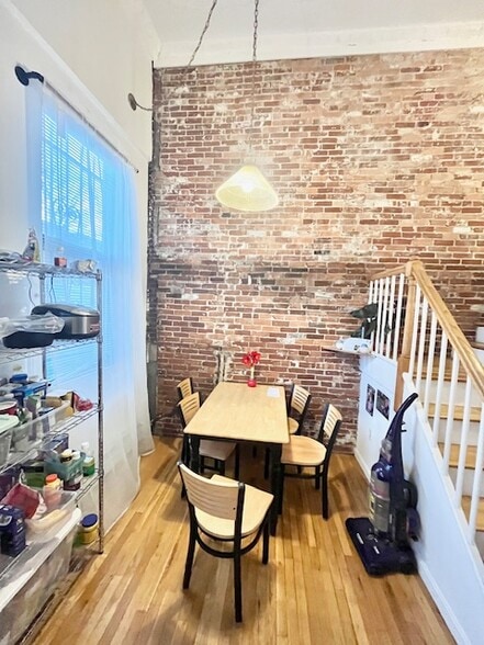 Building Photo - 168 Northampton St