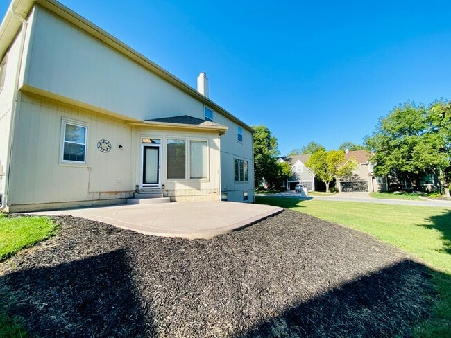 Building Photo - {8514}  Village of Kensington + Finished B...