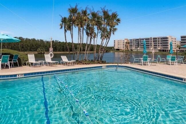 Building Photo - 10032 65th Ave N