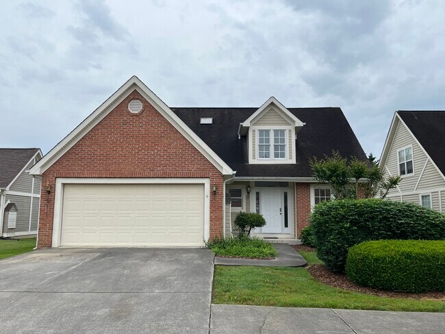 Primary Photo - 6 Willow Tree Ct