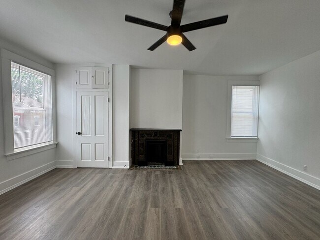 Building Photo - 7 Bed/3 Bath Mins. from UC Campus $750/pp ...