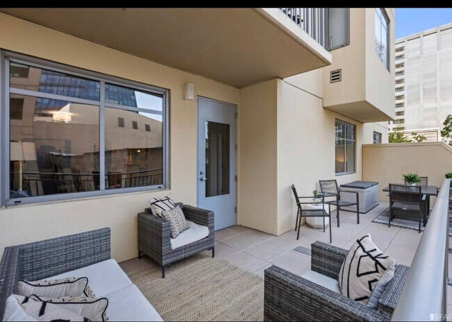 Building Photo - 246 2nd St