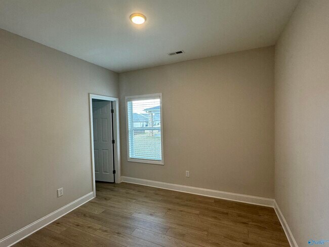 Building Photo - 122 Burdine St