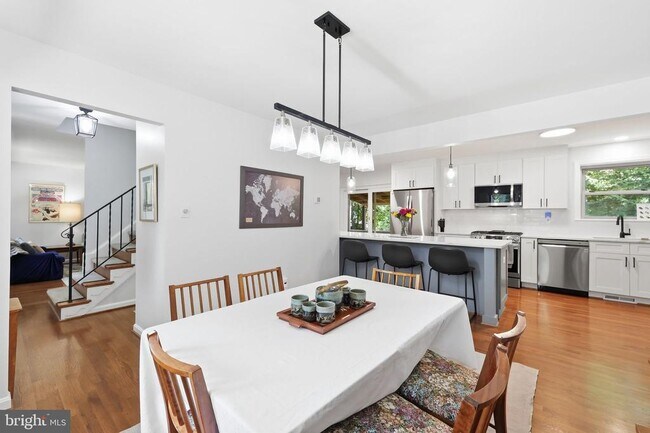 Building Photo - 6605 Grey Fox Dr