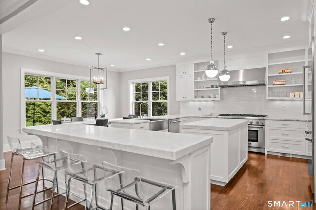 Building Photo - 26 Long Lots Ln