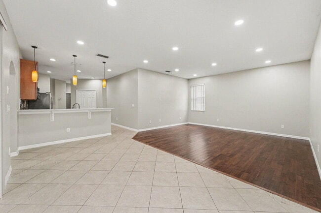 Building Photo - 2056 Clapper Tr