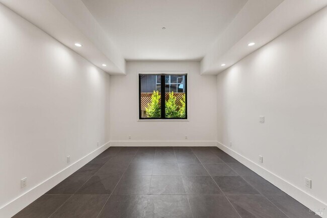 Building Photo - 1428 Allyn Ave