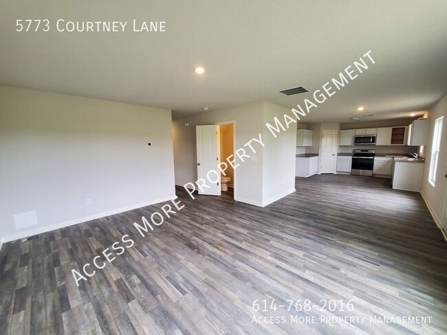 Building Photo - BRAND NEW - 4 BED 2.5 BATH - GOLF COURSE