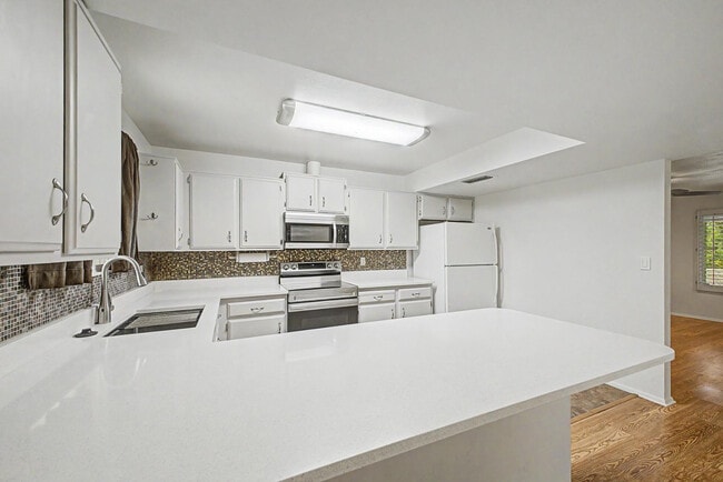 Building Photo - 12222 N 49th Ave