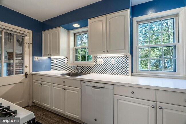 Building Photo - 4505 Conifer Ln