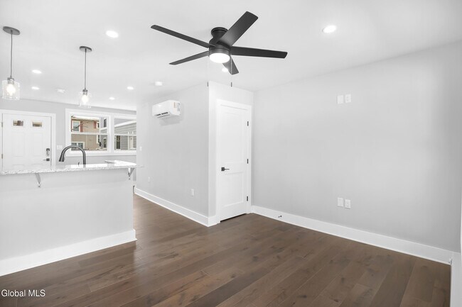 Building Photo - 103 E High St