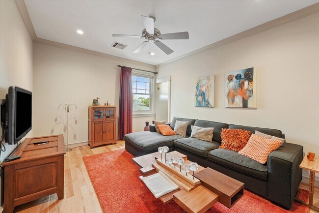 Building Photo - Refined Elegance Meets Modern Innovation i...