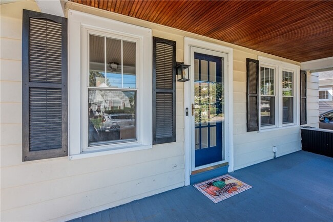 Building Photo - 116 W Spruce St