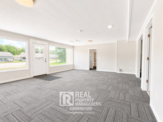 Building Photo - 8620 Portage Rd