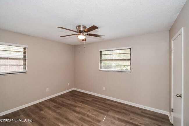 Building Photo - 8366 Grampell Dr