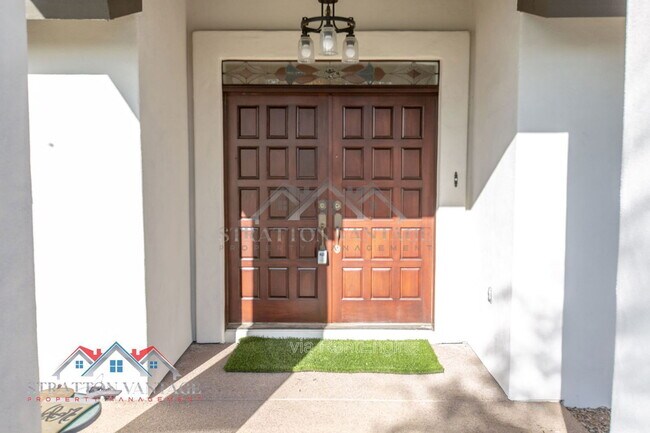 Building Photo - 4728 E Ron Rico Rd