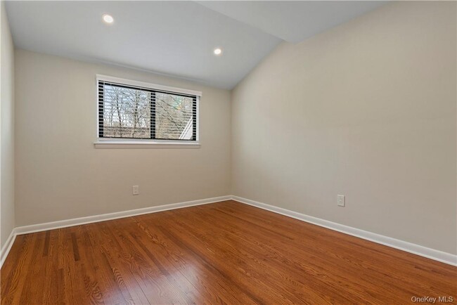 Building Photo - 50 Pondview Rd