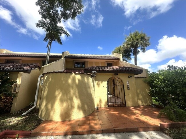 Primary Photo - 3730 Alcantara Ave