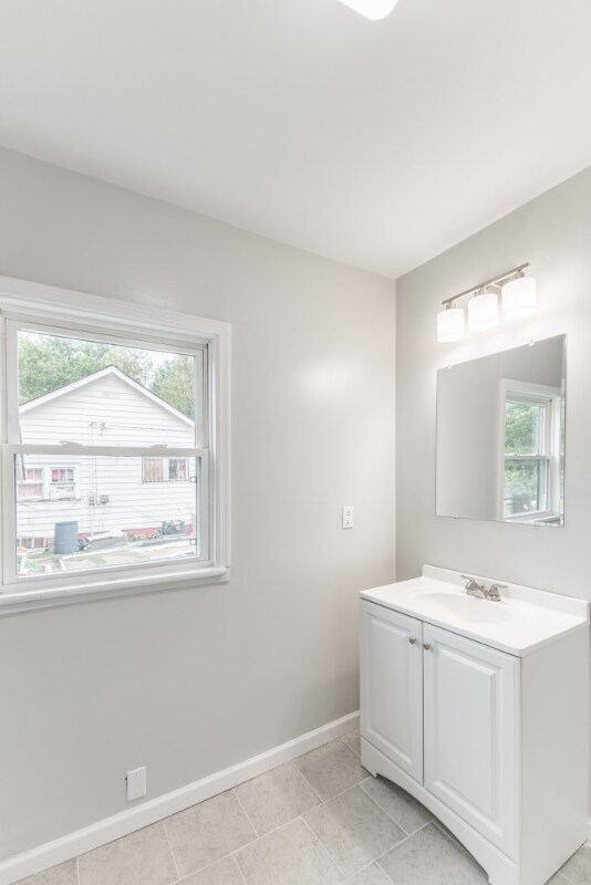 Building Photo - 1223 2nd St SW