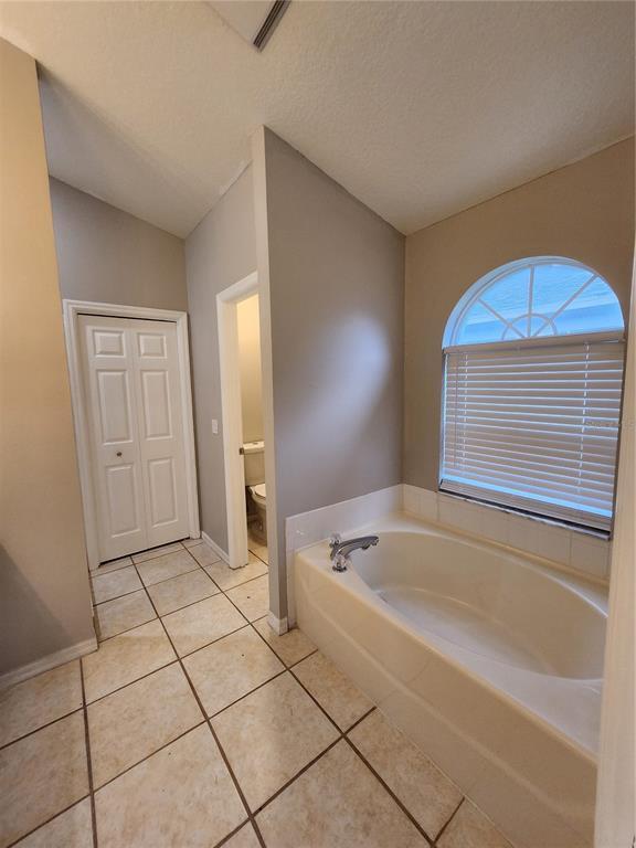 Building Photo - 22707 Roderick Dr