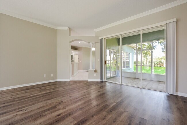 Building Photo - 2294 Lake Pointe Cir