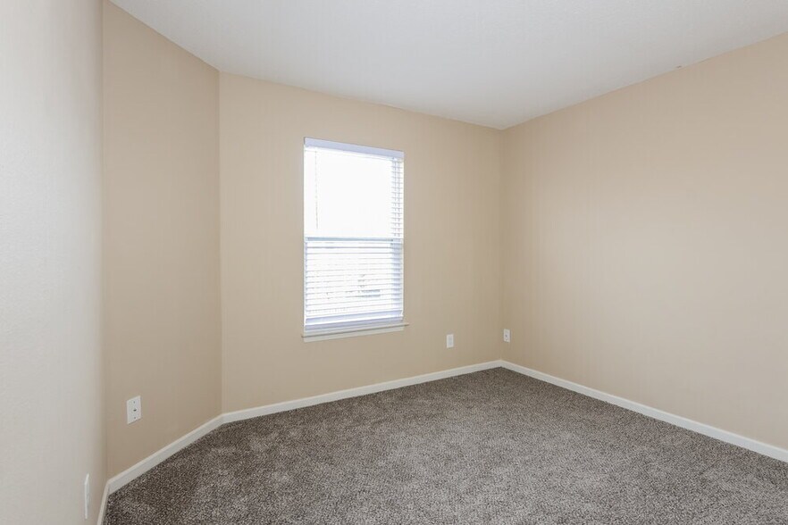 Building Photo - 2371 Summerwood Ln