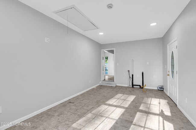Building Photo - 879 Egret Dr
