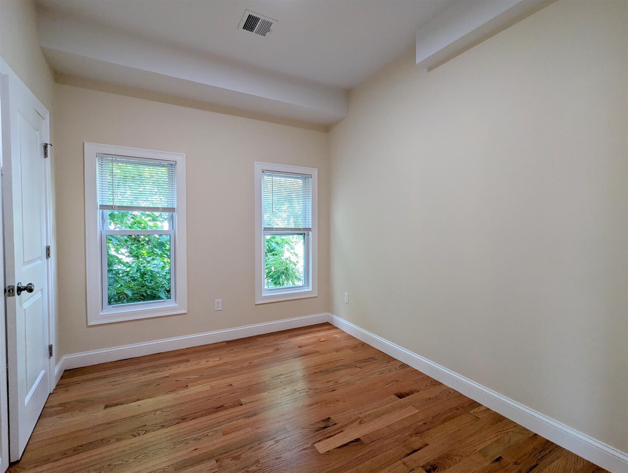 Building Photo - 2 Sacramento Pl