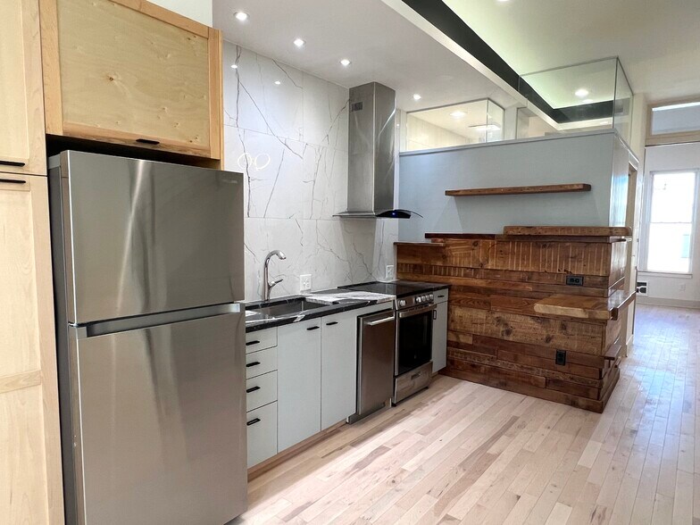 Building Photo - 2019 S Beechwood St