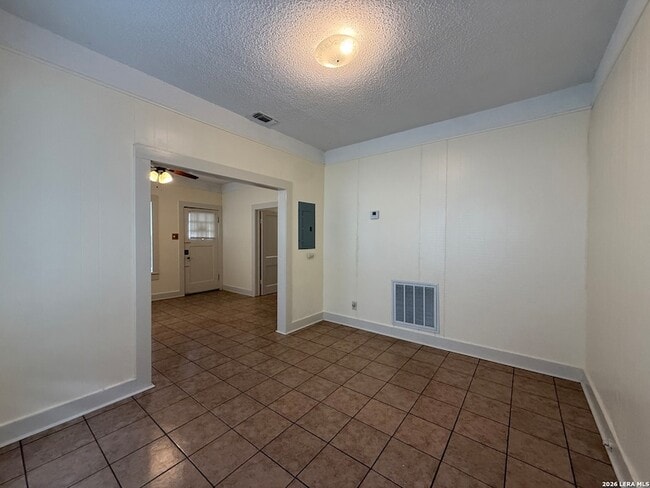 Building Photo - 901 Ripley Ave