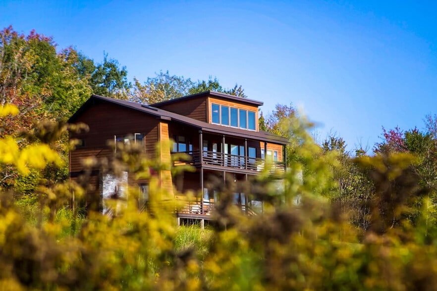 Building Photo - 1162 Sanford Hollow Rd