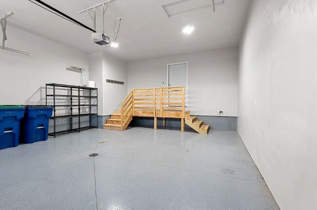 Building Photo - 4 Bedroom- 2.5 Bathroom New Build Duplex- Pulaski!