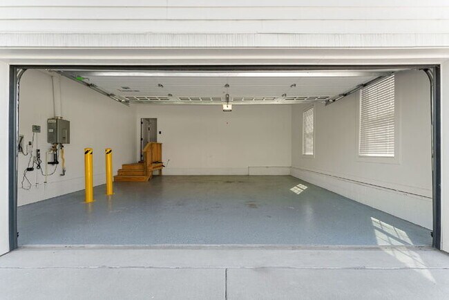 Building Photo - Spacious 5 Bedroom Home in Rountrey (Newmarket Section) – 3,555 Sq Ft – $4,350/mo