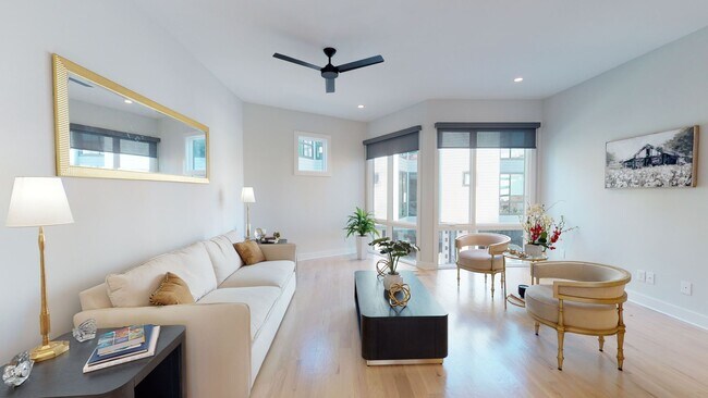 Building Photo - Modern Townhome with Roof Terrace in Dilworth Neighborhood Charlotte NC