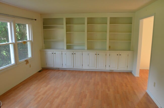 Building Photo - 7 Rivendell Dr