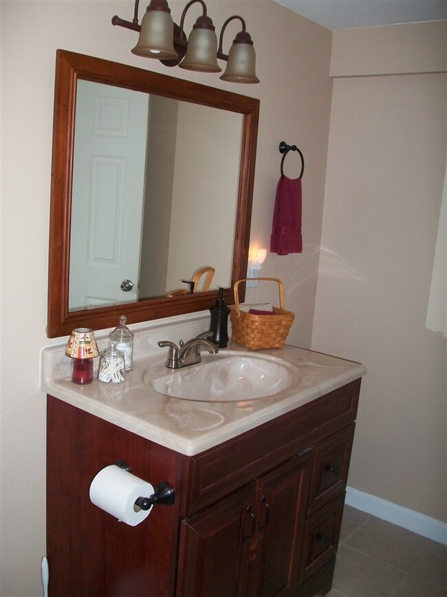 Building Photo - 355 New Hampton Rd