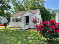 Building Photo - Move in ready 3 Bedroom 2 Bath home! Great...