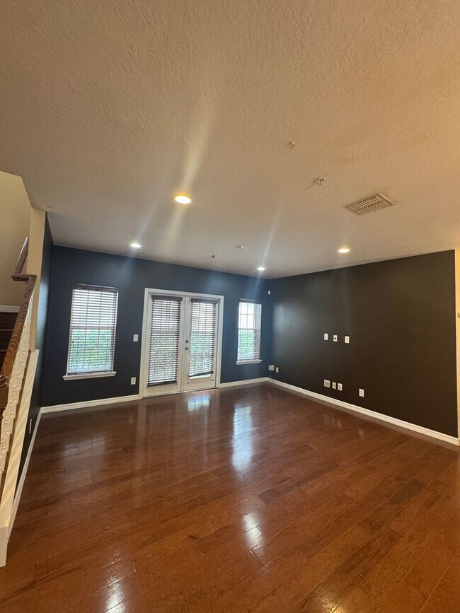 Building Photo - 5364 Penway Dr