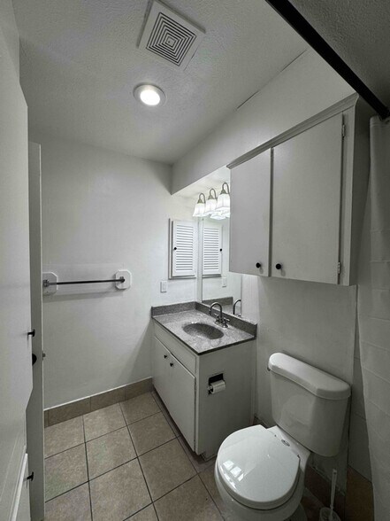 Building Photo - 170 De Chantle Rd