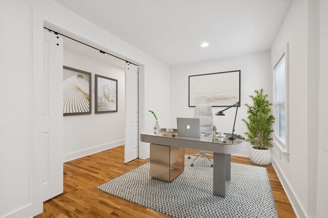 Building Photo - Beautifully Remodeled Home Just Minutes From Downtown Nashville