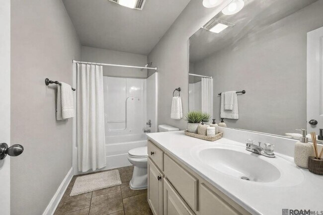 Building Photo - 41481 Hearthstone Ave