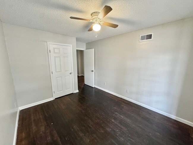Building Photo - 4140 Crain Rd
